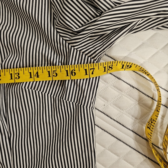Striped black and white shirt WHBM Size 4 EUC - Picture 15 of 16